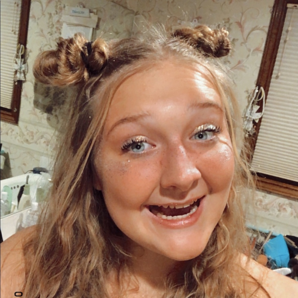 Meet your Posher, Kaylee